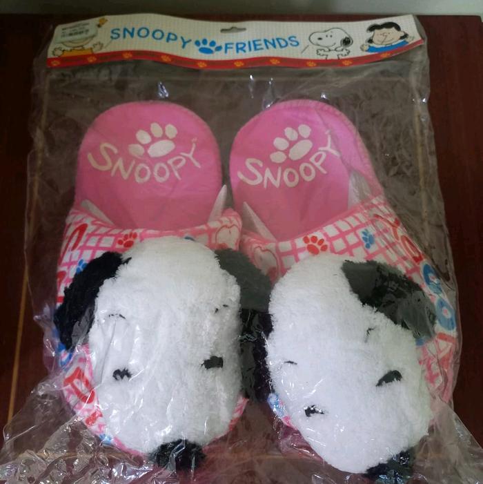 SNOOPY ORIGINAL SANRIO SANDAL BULU SNOOPY SANDAL EMPUK SANRIO SANDAL RUMAH SANRIO SNOOPY BANGKOK ORI