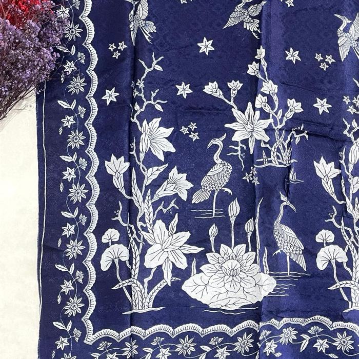 Kain batik viscose motif burung bangau