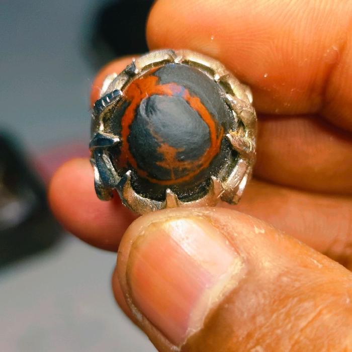 Batu Kelor Slempang Merah - Batu Kelor Asli dengan Warna Merah yang Menarik
