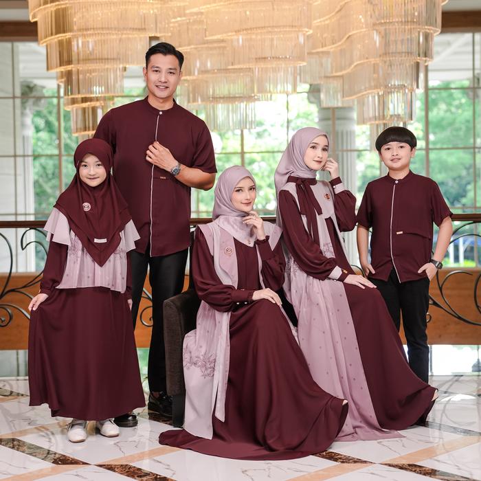 SARIMBIT RUMPUN - Sarimbit Keluarga Elegant Dan Premium Tetap Serasi Bareng Keluarga