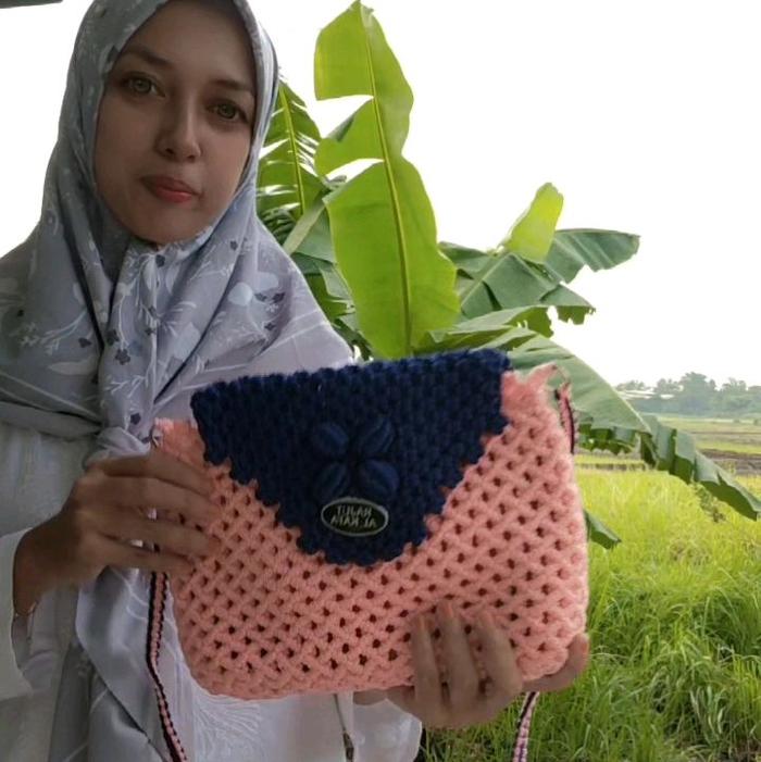 Tas Rajut Motif Jaring Tutup Tas Talikur Selempang Tas Macrame HP Tas Handmade Anyaman