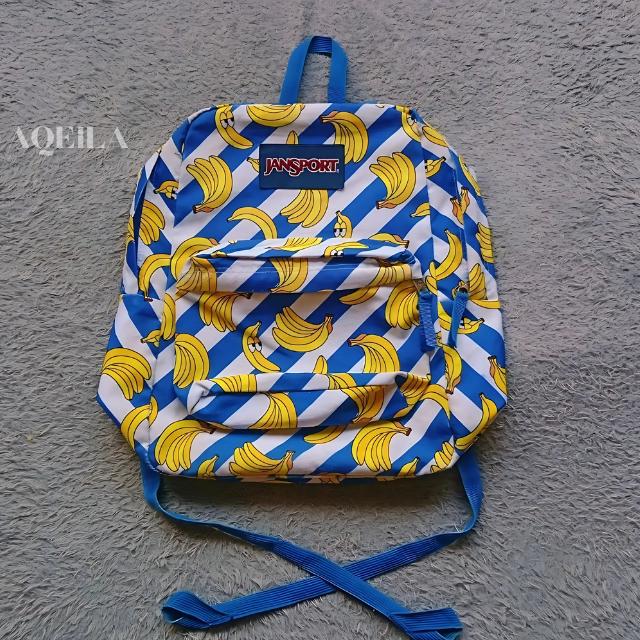 Jansport Tas Ransel SuperBreak Island Banana Pria Motif Pisang Biru Putih Kapasitas Besar dengan Ban
