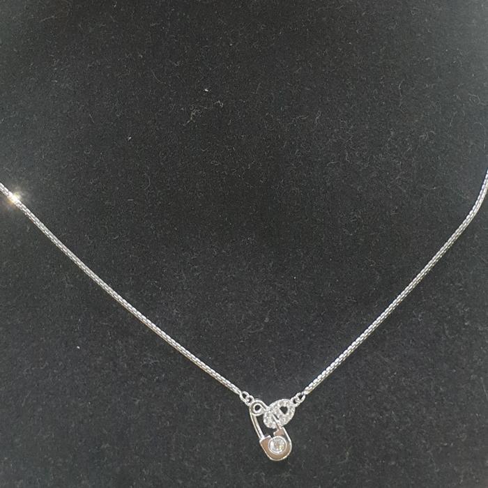 kalung koye peniti emas putih