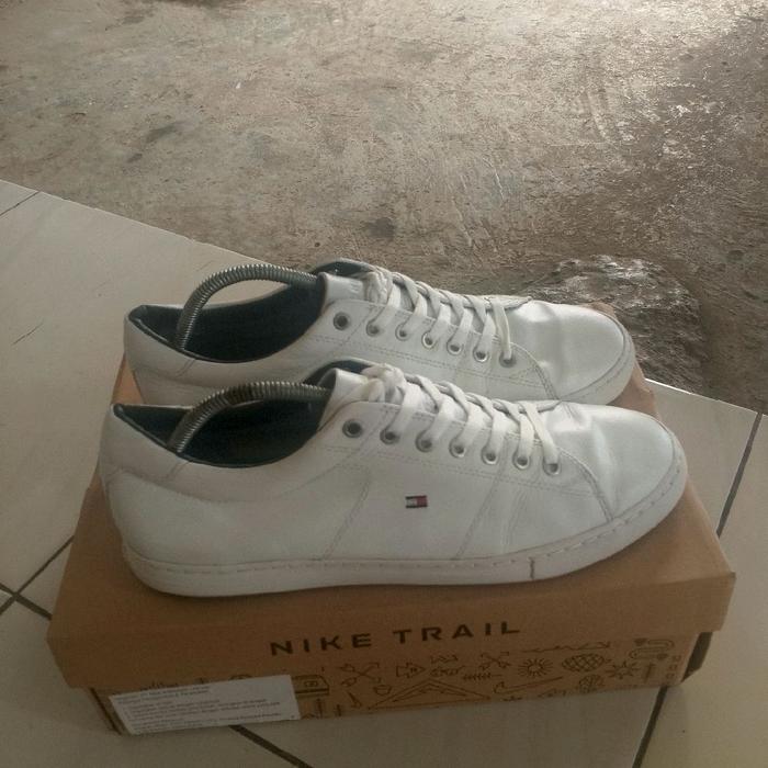 sepatu second branded tommy hilfiger size 43 original authentic
