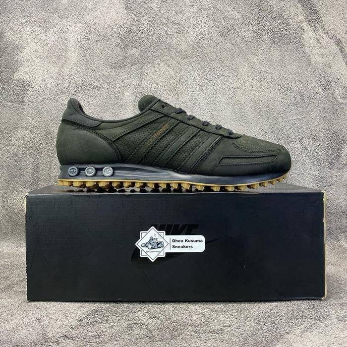 Sepatu Second Adidas LA Trainer Black Size 46 2/3 Insole 30 cm Original Guarantee 100%