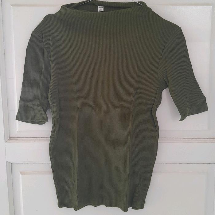 trutle neck kaos wanita Gu