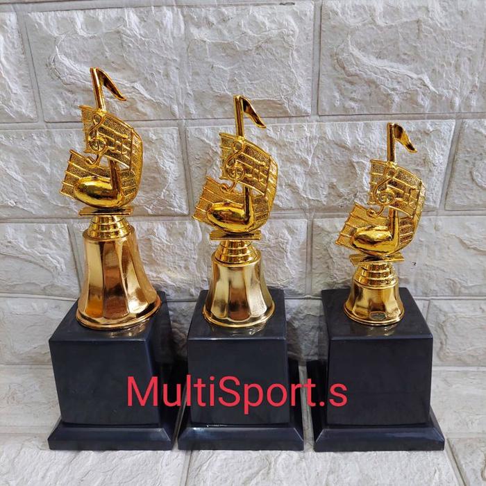 PIALA TROPHY MUSIK NYANYI TANDA NADA
