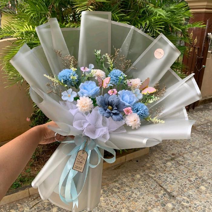Buket bunga satin dan buket uang