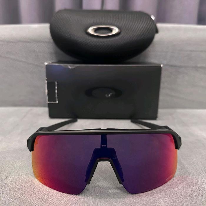 Kacamata Original Oakley 100%. Jaminan uang kembali.