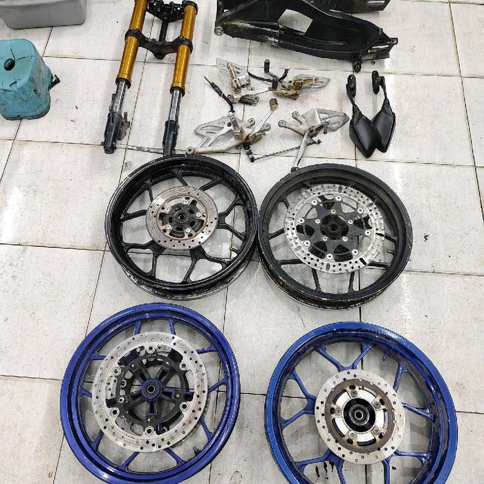 arm lebar shock depan usd step footstep depan belakang Velg tapak lebar v rossiPNP yamaha xabre r15 