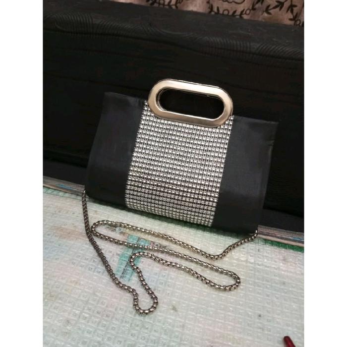 Tas selempang atau handbagu untuk kondangan warna hitam mix silver mute-mute