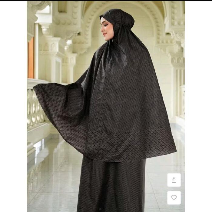 mukena buttonscraves monogram black