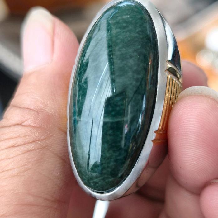 batu cincin giok  darkgreen Nabire Papua model pandan tembus senter sebagian