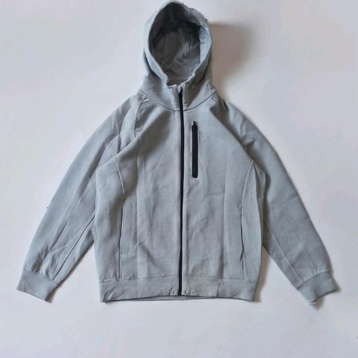 Uniqlo Tech Softshell abu muda minus noda samar