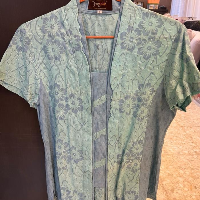 Tjongklak Atasan Batik Wanita Size L Motif Bunga Hijau Muda, Belum pernah dipakai