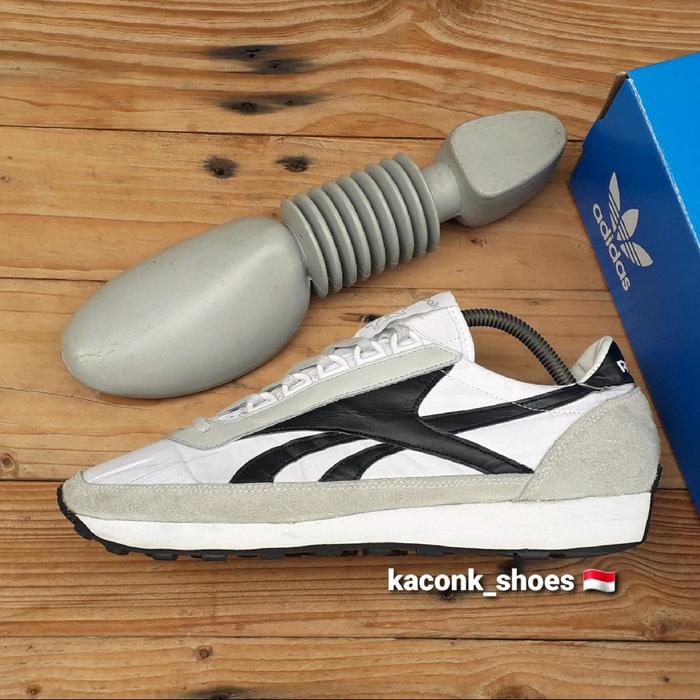 SEPATU SNEAKERS CASUAL REEBOK AZTEC CLASSIC WHITE BLACK ORIGINAL