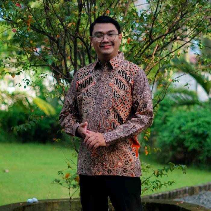 Batik Eyang Putri-Kemeja Katun Lengan Panjang