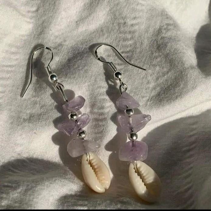 Anting Batu Pecah Dan Kerang Laut