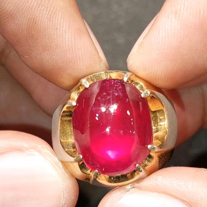 Permata Ruby pigeon blood
