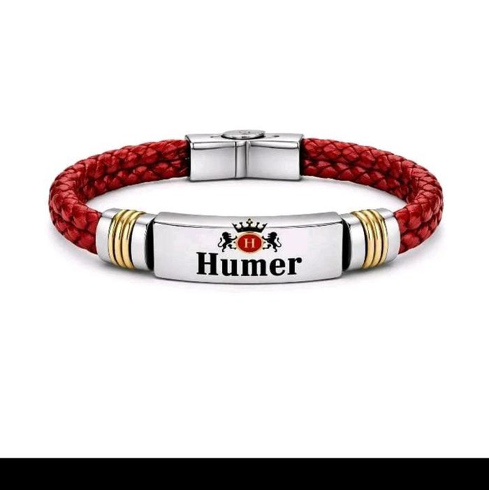 Gelang Tangan warna Merah putih dengan Desain Elegan dan Logo Humer