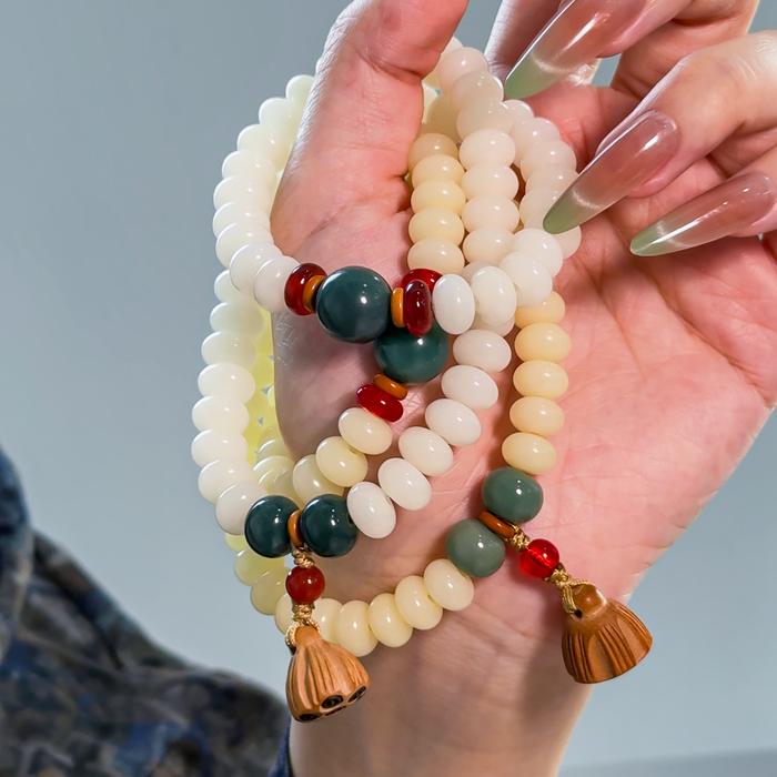 Tasbih Giok Putih Butir Ukiran Biji Teratai — Gelang Zikir Elegan & Simbol Keberkahan | Nyaman di Ta