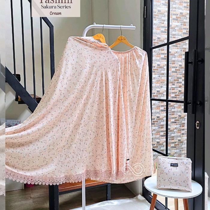 MUKENA RAYON YASMIN MOTIF BATIK BUNGA Sakura Series Cream - Kain Lembut dan Nyaman untuk Penggunaan 