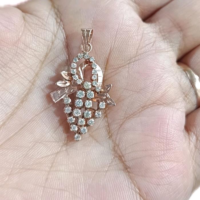 Liontin Anggur Berlian Medan  Elegan
