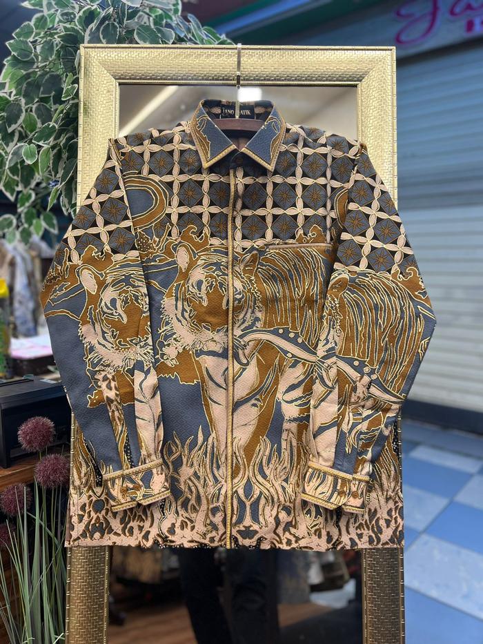 Lano Batik Tulis Kemeja Pria Motif Harimau Lengan Panjang Bahan Dobby PRD