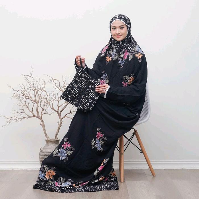 Mukena Lajuran Sogan Hitam Madongan Rayon Tebal Bahan Adem Standar Jumbo Terusan Rayon Bali