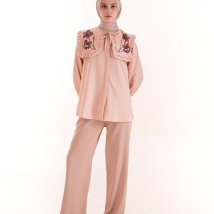 TALYA TOP CREME & NAVY BY ALEZA LABEL