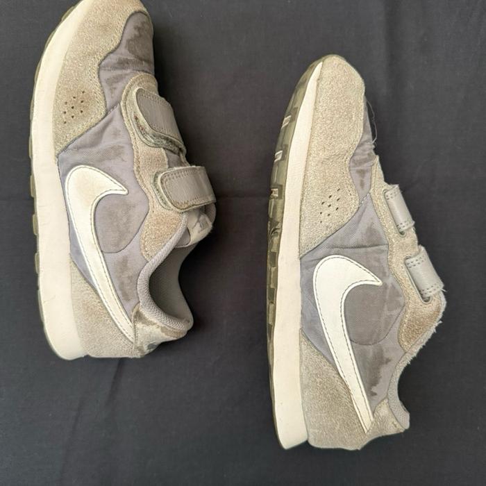 Nike Original Sepatu Anak Model 34 dengan Desain Nyaman dan Tali Velcro untuk Keseharian