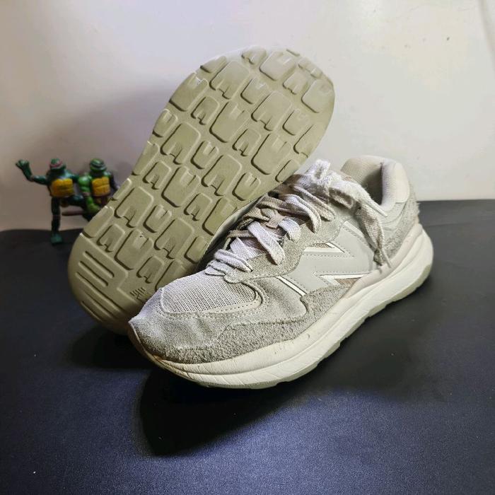 sepatu nb 57/40 putih second size 42