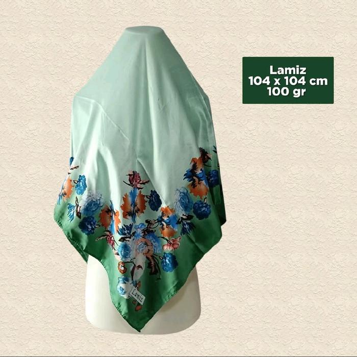 Lamiz hijab segi empat satin hijau motif