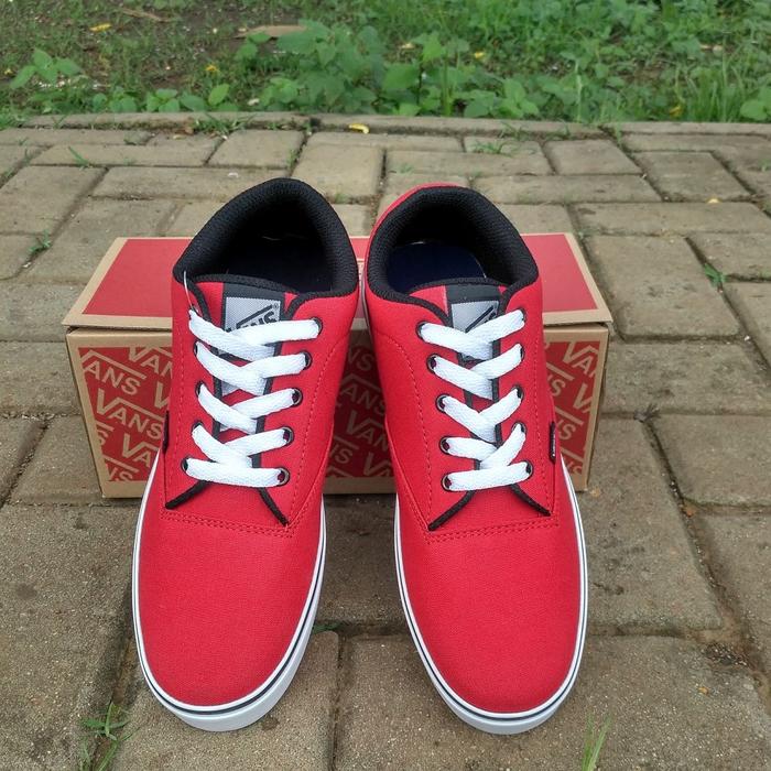 Sepatu Casual Pria VENERA Merah