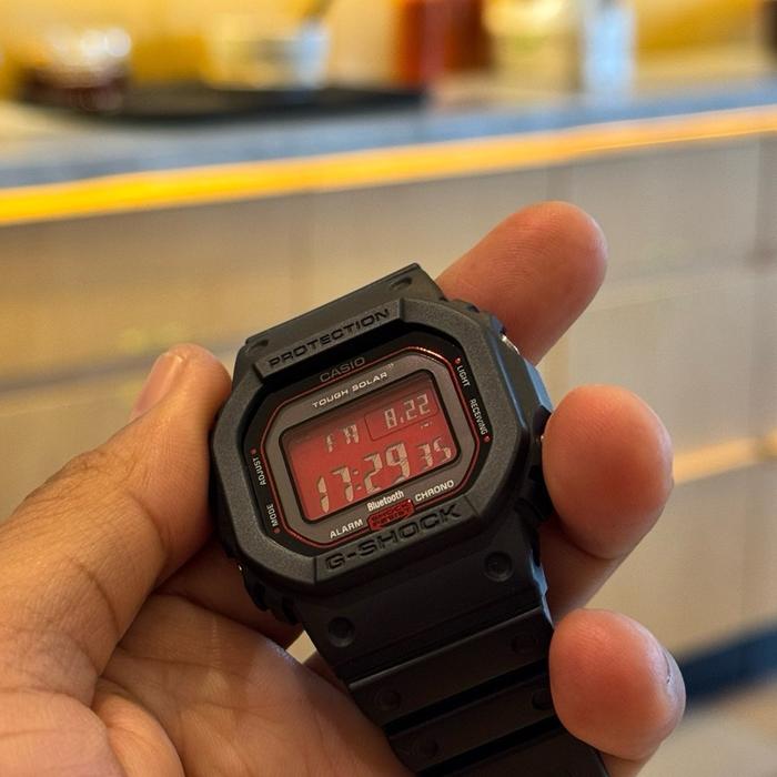 CASIO G-Shock GW-B5600AR-1DR RARE Jam Tangan Digital Pria dengan Fitur Alarm dan Chrono