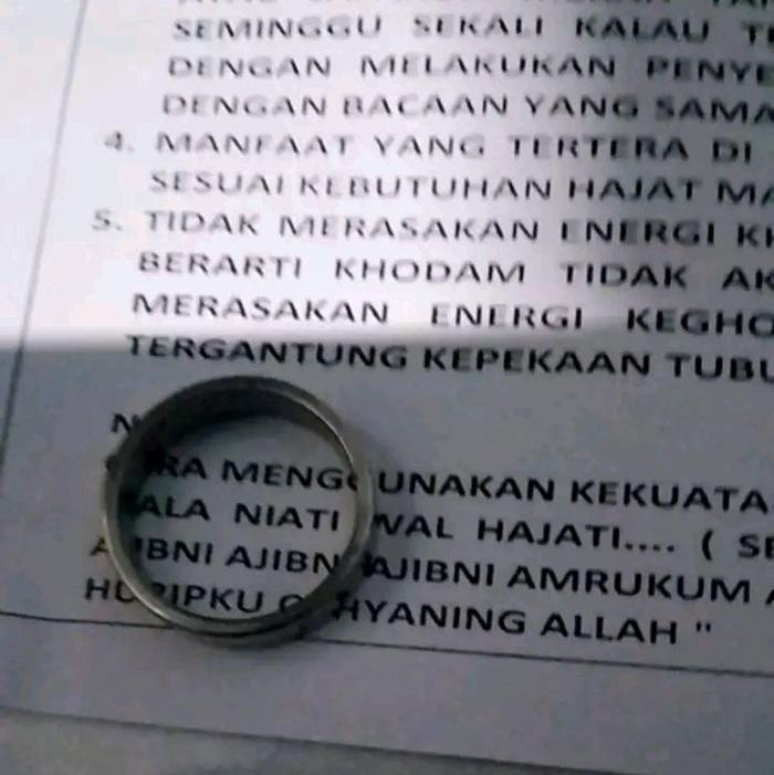 Cincin Berkhodam Aktif untuk Kesehatan Tubuh dan Energi Style