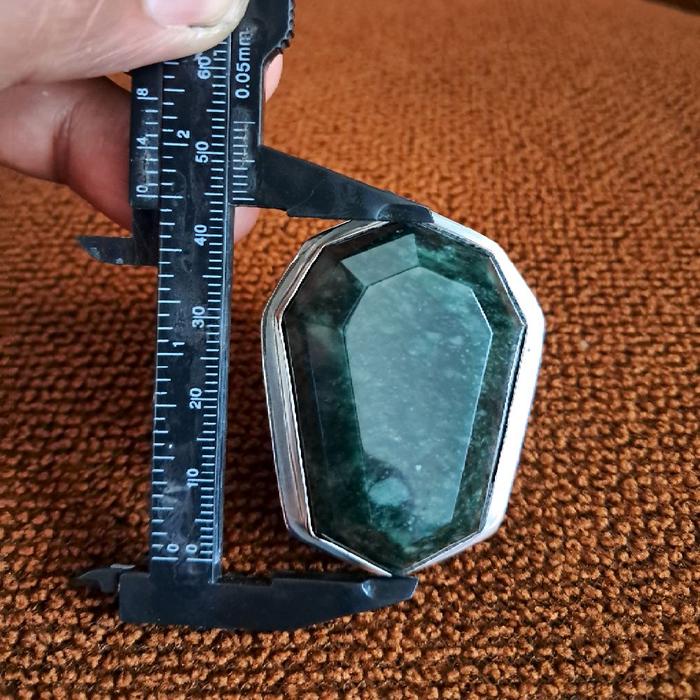 GIOK NABIRE NATURAL JADEITE JADE TYPE A JUMBO SIZE CUTTING