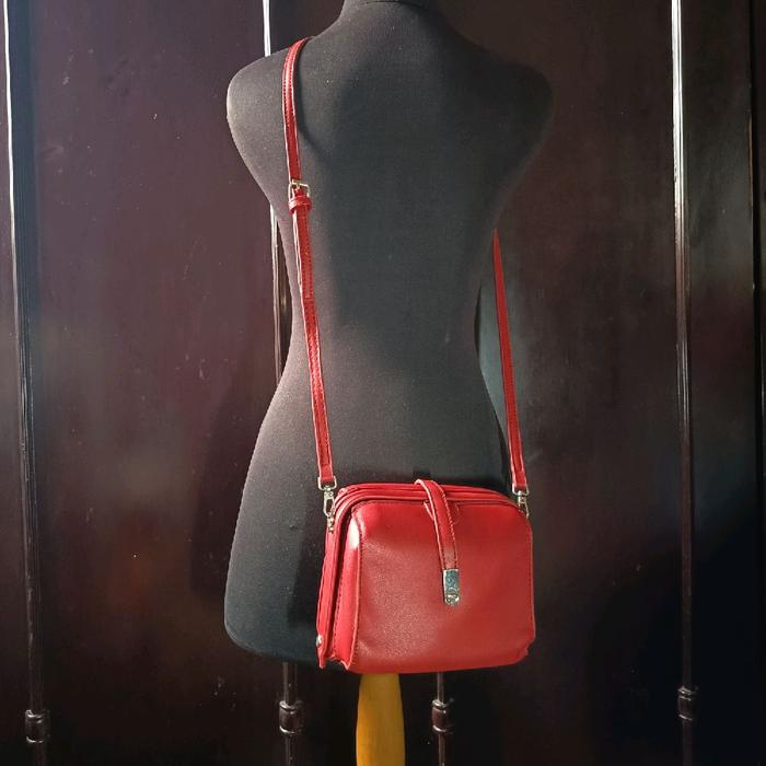 Sling Bag / Tas Selempang Mini Kulit Asli Model Behel Brand  R E M U B L E  Red Genuine Leather Prel