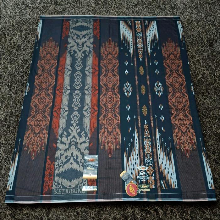Sarung BHS asli tenun,sangat nyaman untuk di pakai ibadah.motif nya sangat elegant dan cantik.