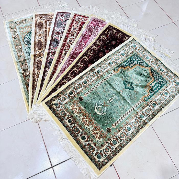 Sajadah Terbaru Tebal Super Premium Turki Lembut Karpet Parfume Yang Memiliki Wangi Kayu Cendana Uku
