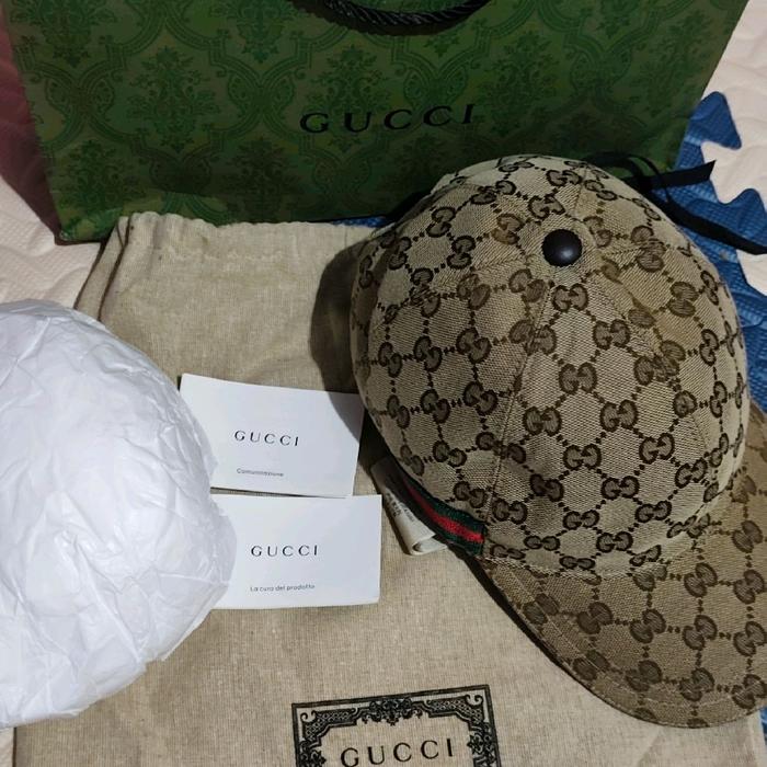 Gucci Topi GG Pattern dengan Desain Eksklusif dan Kualitas Premium
