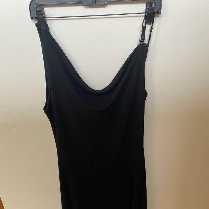 Preloved Axara black midi dress