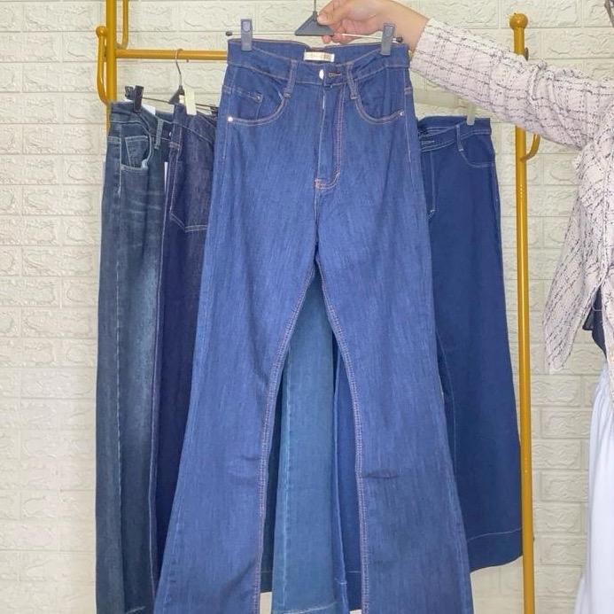 Celana Jeans Wanita Modern dengan Potongan Nyaman dan Gaya Santai untuk Penampilan Sehari-hari - CJW