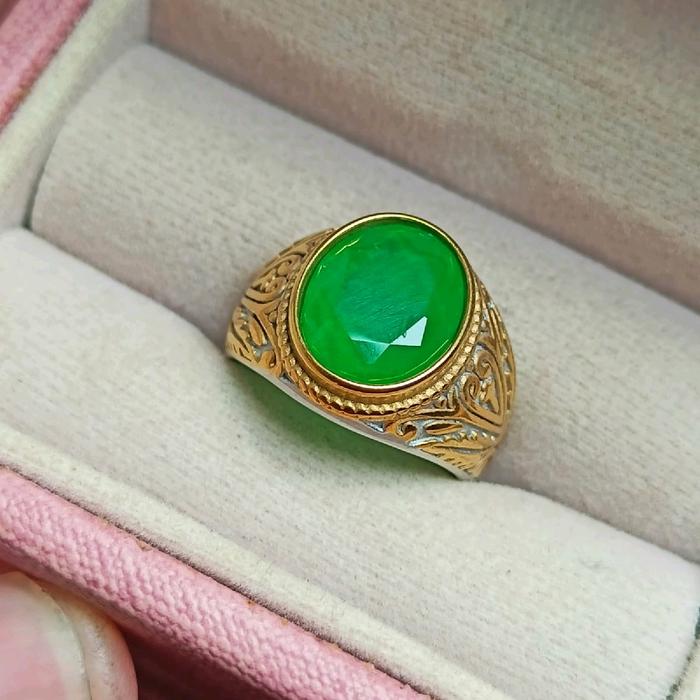 CINCIN BATU ZAMRUD RUSIA CUTTING DIMENSI 10X12 RING TITANIUM RR UKURAN 7,8,9,10