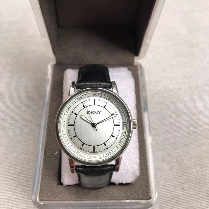 Jam Tangan Pria DKNY Quartz