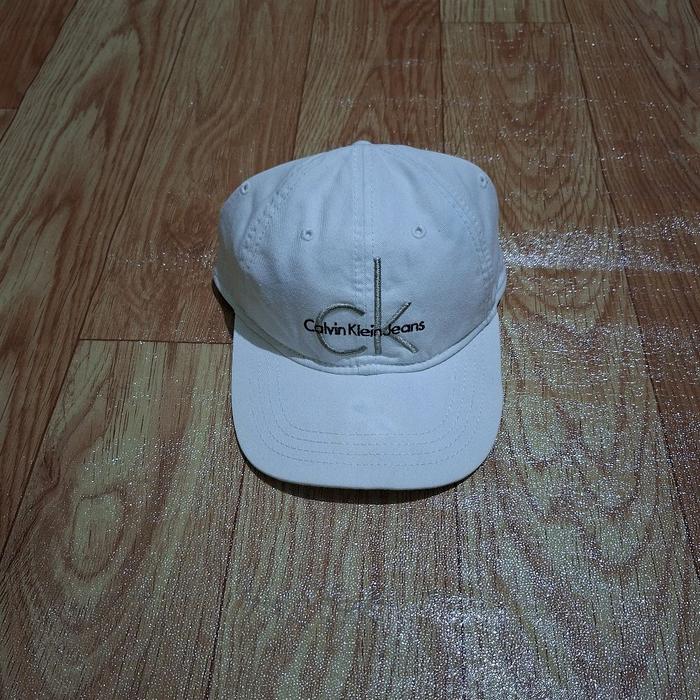 topi Calvin Klein Jeans Topi Putih