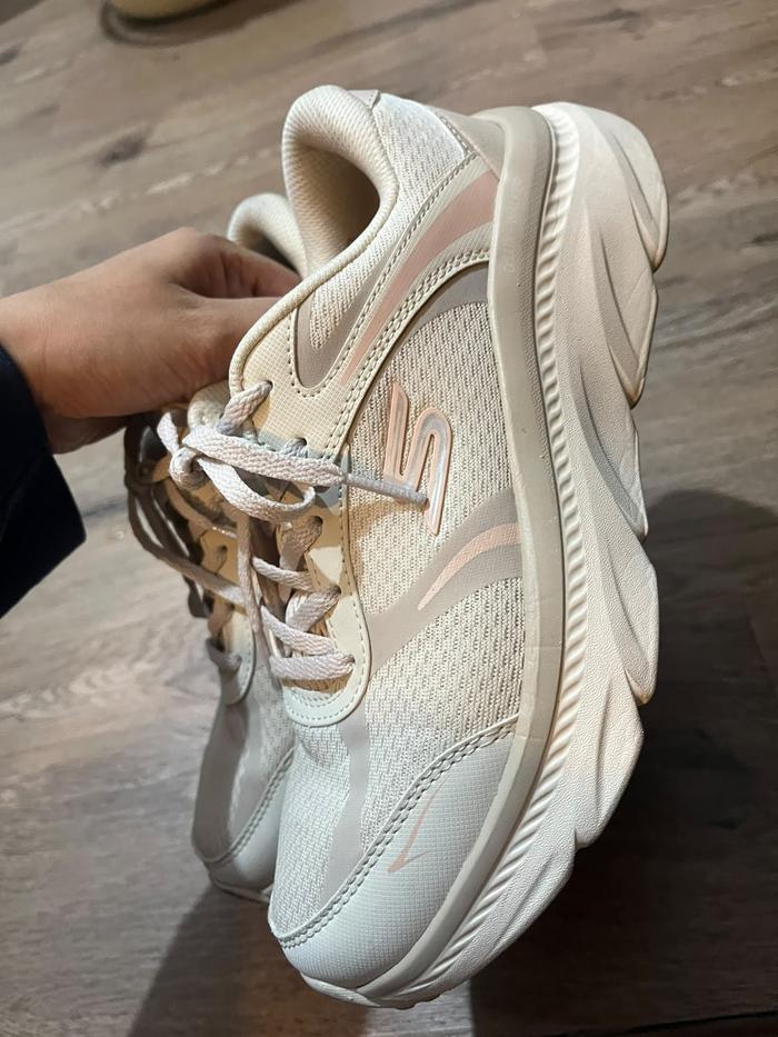Skechers D'Lux Walker 3.0 Women's Sneaker - Natural