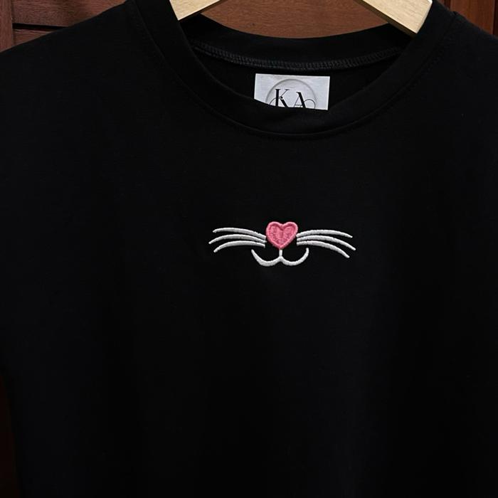 Crop Top Lucu Kumis Kucing