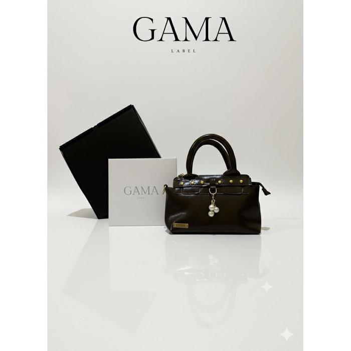 GAMA Label Alora Bag Tas Tangan Wanita Elegan dengan Desain Minimalis Detail Logam Stud Gold & Pearl