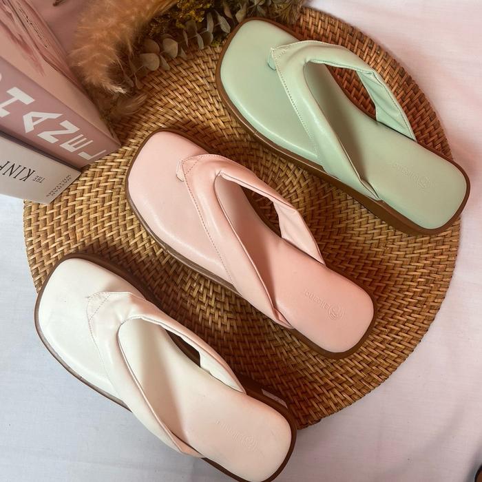 Sandal Jepit Wanita Wedges Emory (03)